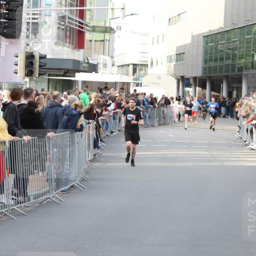 12.06.2026 - Holstenköstenlauf Andreas Tolksdorf http://msf.ph/oto/9747088 12.06.2026 19:52:02 Laufen 4083 meine-sportfotos.de