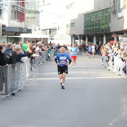 12.06.2026 - Holstenköstenlauf Andreas Tolksdorf http://msf.ph/oto/9747096 12.06.2026 19:52:10 Laufen 3526 meine-sportfotos.de