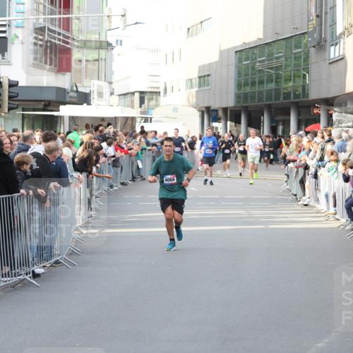 12.06.2026 - Holstenköstenlauf Andreas Tolksdorf http://msf.ph/oto/9747105 12.06.2026 19:52:18 Laufen 4068, 4895 meine-sportfotos.de