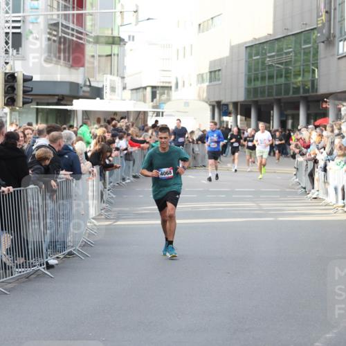 12.06.2026 - Holstenköstenlauf Andreas Tolksdorf http://msf.ph/oto/9747108 12.06.2026 19:52:19 Laufen 4068 meine-sportfotos.de