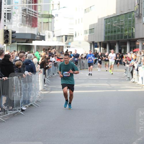 12.06.2026 - Holstenköstenlauf Andreas Tolksdorf http://msf.ph/oto/9747109 12.06.2026 19:52:19 Laufen 4068 meine-sportfotos.de
