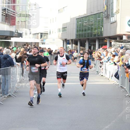 12.06.2026 - Holstenköstenlauf Andreas Tolksdorf http://msf.ph/oto/9747131 12.06.2026 19:52:42 Laufen 3082, 59, 44, 4871 meine-sportfotos.de