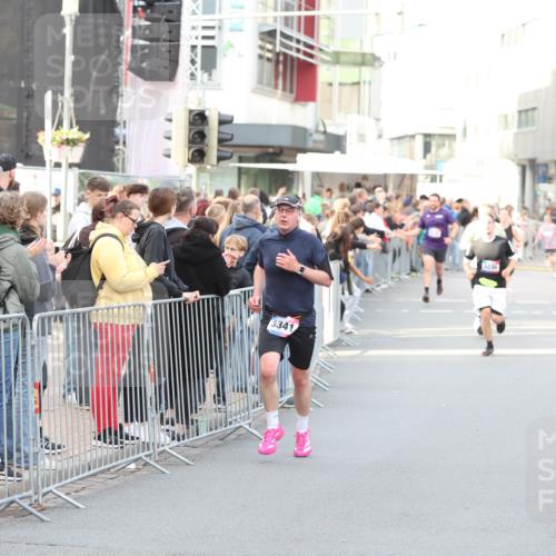 12.06.2026 - Holstenköstenlauf Andreas Tolksdorf http://msf.ph/oto/9747141 12.06.2026 19:52:52 Laufen 3341, 3236 meine-sportfotos.de