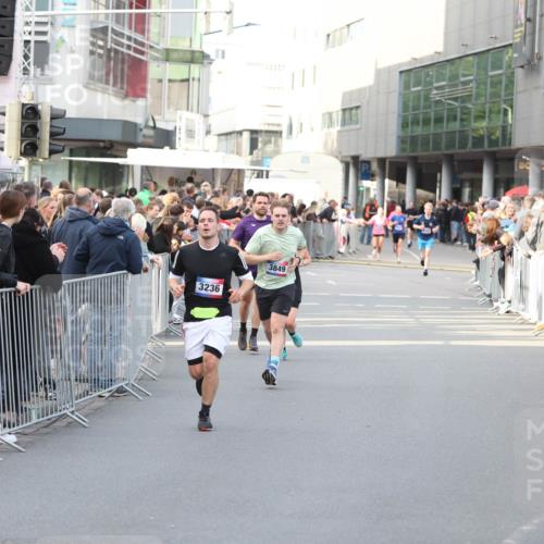 12.06.2026 - Holstenköstenlauf Andreas Tolksdorf http://msf.ph/oto/9747146 12.06.2026 19:52:55 Laufen 3236, 3849 meine-sportfotos.de