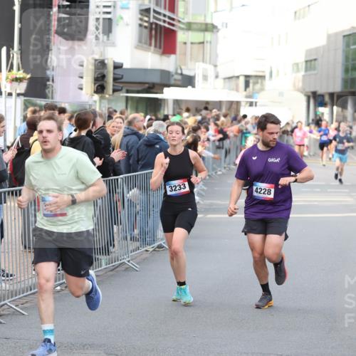 12.06.2026 - Holstenköstenlauf Andreas Tolksdorf http://msf.ph/oto/9747154 12.06.2026 19:52:59 Laufen 3233, 4228 meine-sportfotos.de