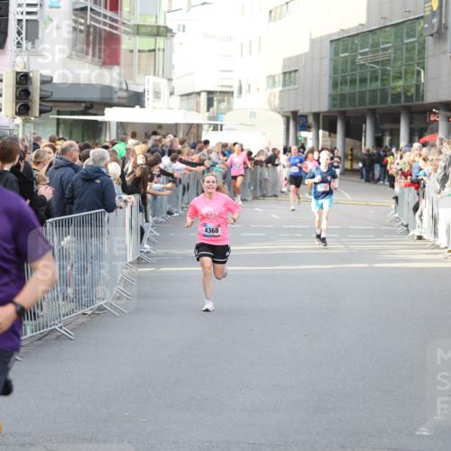 12.06.2026 - Holstenköstenlauf Andreas Tolksdorf http://msf.ph/oto/9747156 12.06.2026 19:53:00 Laufen 4228, 4368, 3752 meine-sportfotos.de