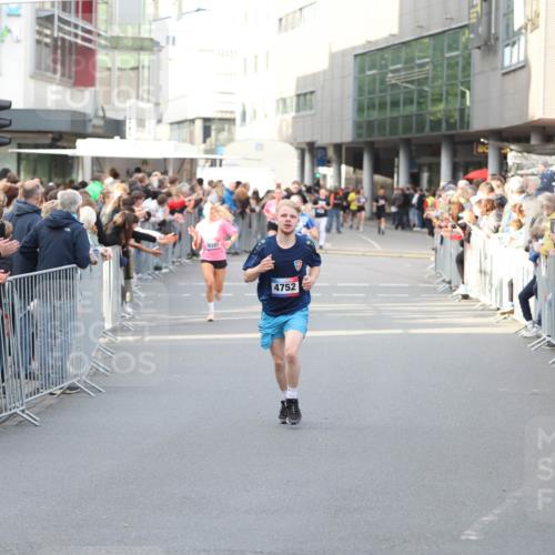 12.06.2026 - Holstenköstenlauf Andreas Tolksdorf http://msf.ph/oto/9747159 12.06.2026 19:53:05 Laufen 4752 meine-sportfotos.de