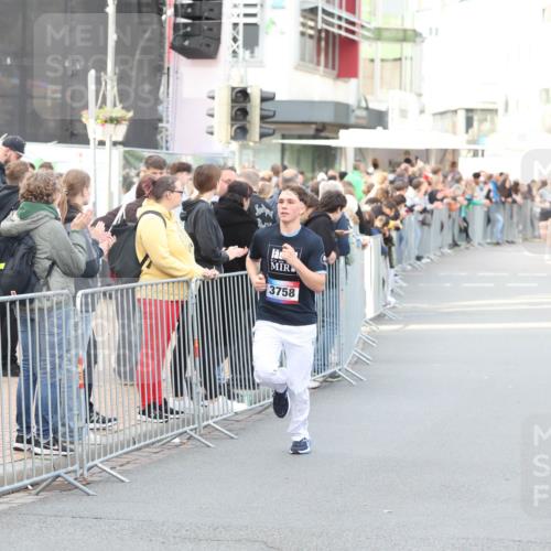 12.06.2026 - Holstenköstenlauf Andreas Tolksdorf http://msf.ph/oto/9747174 12.06.2026 19:53:18 Laufen 14, 11, 26, 3758 meine-sportfotos.de