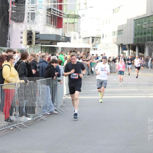 12.06.2026 - Holstenköstenlauf Andreas Tolksdorf http://msf.ph/oto/9747195 12.06.2026 19:53:37 Laufen 3932, 4469, 3552 meine-sportfotos.de