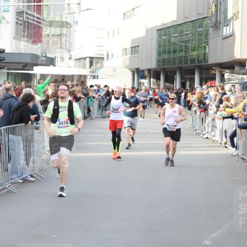 12.06.2026 - Holstenköstenlauf Andreas Tolksdorf http://msf.ph/oto/9747205 12.06.2026 19:53:45 Laufen 4378, 3955, 3479, 4424 meine-sportfotos.de