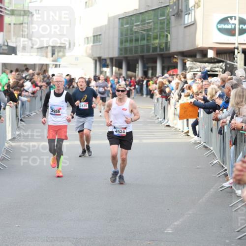 12.06.2026 - Holstenköstenlauf Andreas Tolksdorf http://msf.ph/oto/9747209 12.06.2026 19:53:47 Laufen 3955, 3120, 4424 meine-sportfotos.de