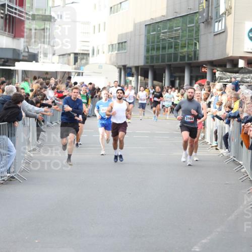 12.06.2026 - Holstenköstenlauf Andreas Tolksdorf http://msf.ph/oto/9747230 12.06.2026 19:54:11 Laufen 3572, 3704 meine-sportfotos.de
