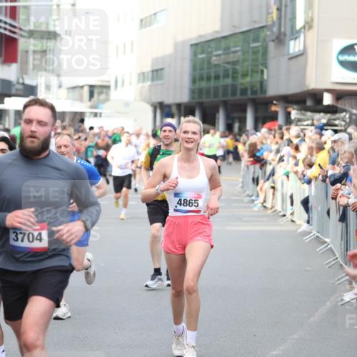 12.06.2026 - Holstenköstenlauf Andreas Tolksdorf http://msf.ph/oto/9747237 12.06.2026 19:54:15 Laufen 3704, 4865 meine-sportfotos.de