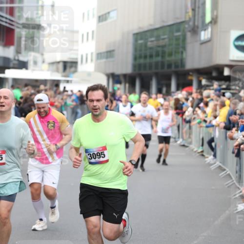 12.06.2026 - Holstenköstenlauf Andreas Tolksdorf http://msf.ph/oto/9747252 12.06.2026 19:54:27 Laufen 3455, 3095 meine-sportfotos.de