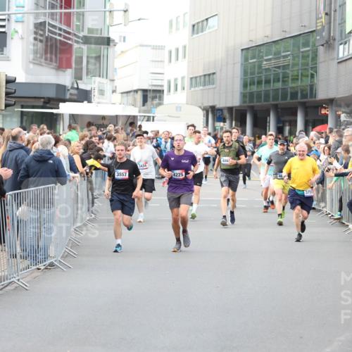 12.06.2026 - Holstenköstenlauf Andreas Tolksdorf http://msf.ph/oto/9747256 12.06.2026 19:54:35 Laufen 4869, 3557, 3434, 4225 meine-sportfotos.de