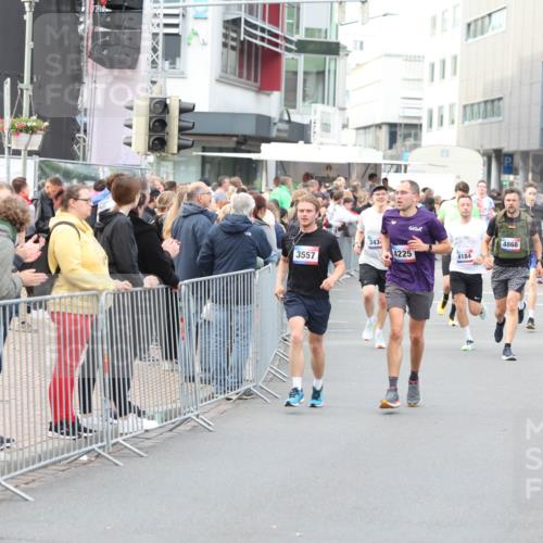 12.06.2026 - Holstenköstenlauf Andreas Tolksdorf http://msf.ph/oto/9747258 12.06.2026 19:54:36 Laufen 202, 3557, 3434, 4868, 4225, 4184, 4625, 37 meine-sportfotos.de
