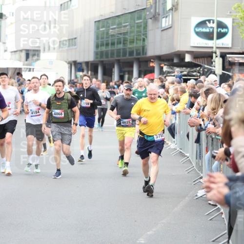 12.06.2026 - Holstenköstenlauf Andreas Tolksdorf http://msf.ph/oto/9747261 12.06.2026 19:54:38 Laufen 4225, 4184, 4868, 3759, 4625, 3755 meine-sportfotos.de