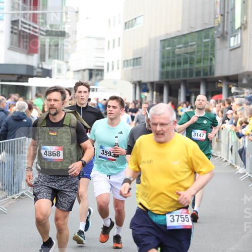 12.06.2026 - Holstenköstenlauf Andreas Tolksdorf http://msf.ph/oto/9747267 12.06.2026 19:54:41 Laufen 4868, 3593, 4184, 3755, 3147 meine-sportfotos.de