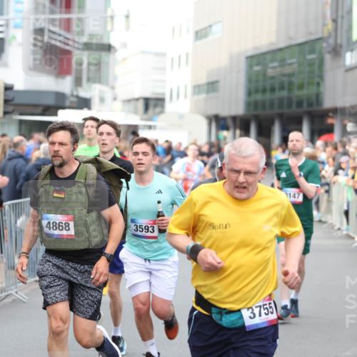 12.06.2026 - Holstenköstenlauf Andreas Tolksdorf http://msf.ph/oto/9747268 12.06.2026 19:54:41 Laufen 4868, 3593, 3755, 1147 meine-sportfotos.de