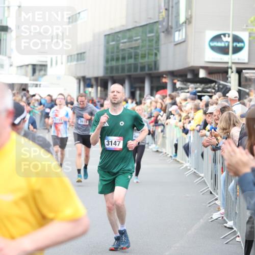 12.06.2026 - Holstenköstenlauf Andreas Tolksdorf http://msf.ph/oto/9747270 12.06.2026 19:54:42 Laufen 419, 3147 meine-sportfotos.de