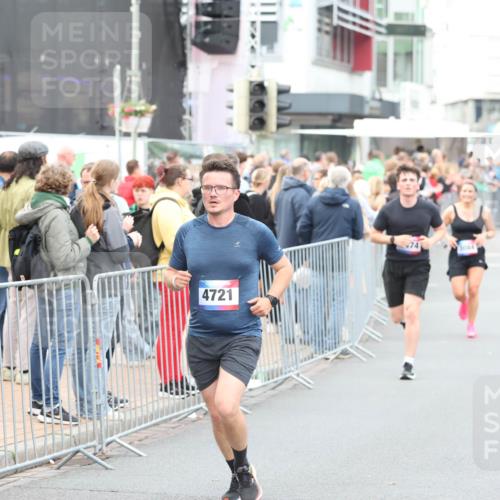 12.06.2026 - Holstenköstenlauf Andreas Tolksdorf http://msf.ph/oto/9747276 12.06.2026 19:54:52 Laufen 4721, 3044 meine-sportfotos.de