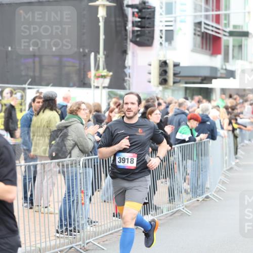 12.06.2026 - Holstenköstenlauf Andreas Tolksdorf http://msf.ph/oto/9747303 12.06.2026 19:55:12 Laufen 4840, 3918 meine-sportfotos.de