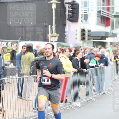 12.06.2026 - Holstenköstenlauf Andreas Tolksdorf http://msf.ph/oto/9747304 12.06.2026 19:55:12 Laufen 14, 3918 meine-sportfotos.de