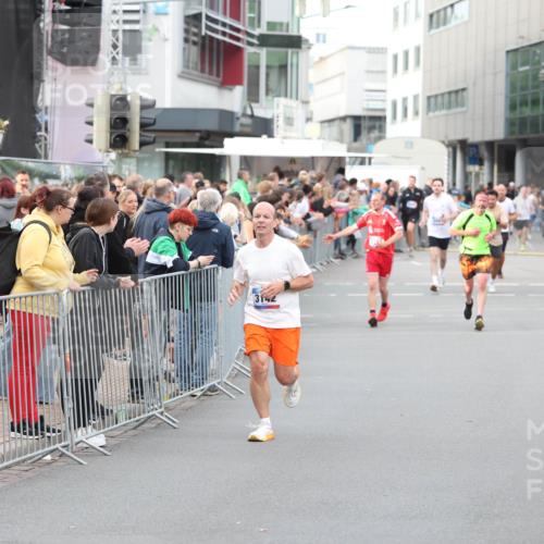 12.06.2026 - Holstenköstenlauf Andreas Tolksdorf http://msf.ph/oto/9747306 12.06.2026 19:55:14 Laufen 3142 meine-sportfotos.de