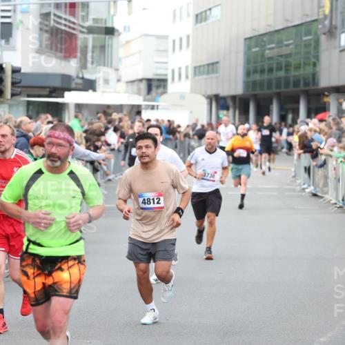 12.06.2026 - Holstenköstenlauf Andreas Tolksdorf http://msf.ph/oto/9747316 12.06.2026 19:55:21 Laufen 3, 4812, 3730 meine-sportfotos.de