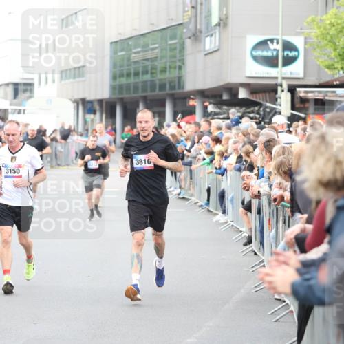 12.06.2026 - Holstenköstenlauf Andreas Tolksdorf http://msf.ph/oto/9747326 12.06.2026 19:55:30 Laufen 3810, 3150 meine-sportfotos.de