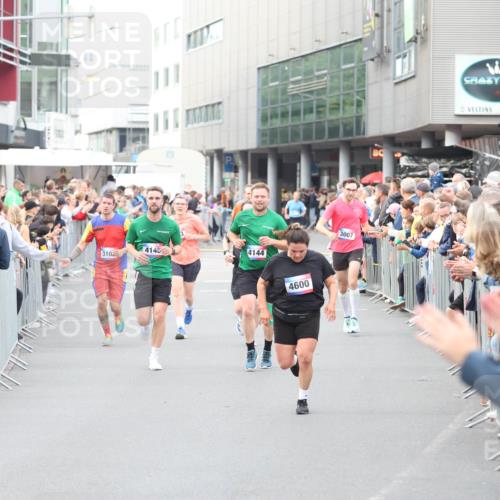 12.06.2026 - Holstenköstenlauf Andreas Tolksdorf http://msf.ph/oto/9747343 12.06.2026 19:55:46 Laufen 4145, 4144, 310, 4600, 3007 meine-sportfotos.de