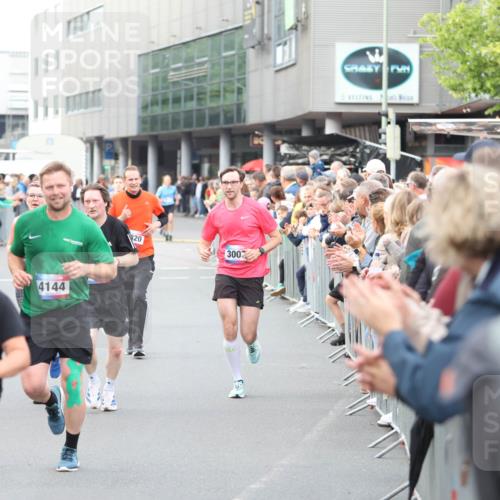 12.06.2026 - Holstenköstenlauf Andreas Tolksdorf http://msf.ph/oto/9747349 12.06.2026 19:55:48 Laufen 4145, 4600, 4144, 20, 300 meine-sportfotos.de
