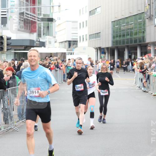 12.06.2026 - Holstenköstenlauf Andreas Tolksdorf http://msf.ph/oto/9747360 12.06.2026 19:56:04 Laufen 3914, 3762, 3181, 4544 meine-sportfotos.de