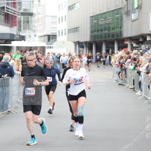 12.06.2026 - Holstenköstenlauf Andreas Tolksdorf http://msf.ph/oto/9747361 12.06.2026 19:56:05 Laufen 164, 3762, 368, 3181 meine-sportfotos.de