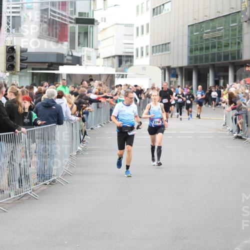 12.06.2026 - Holstenköstenlauf Andreas Tolksdorf http://msf.ph/oto/9747368 12.06.2026 19:56:13 Laufen 5677, 3796 meine-sportfotos.de