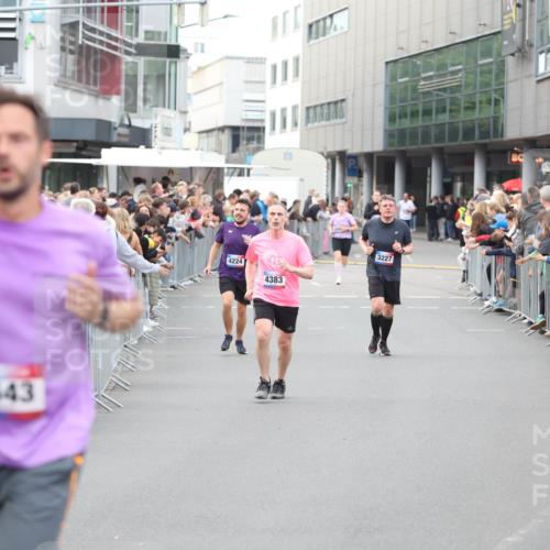 12.06.2026 - Holstenköstenlauf Andreas Tolksdorf http://msf.ph/oto/9747403 12.06.2026 19:56:41 Laufen 3543, 4224, 4383, 3227 meine-sportfotos.de