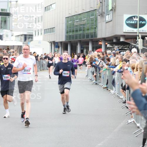12.06.2026 - Holstenköstenlauf Andreas Tolksdorf http://msf.ph/oto/9747419 12.06.2026 19:57:02 Laufen 52, 3305, 3597, 4606 meine-sportfotos.de