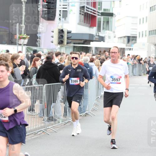 12.06.2026 - Holstenköstenlauf Andreas Tolksdorf http://msf.ph/oto/9747420 12.06.2026 19:57:03 Laufen 05, 3305, 3597, 4606 meine-sportfotos.de