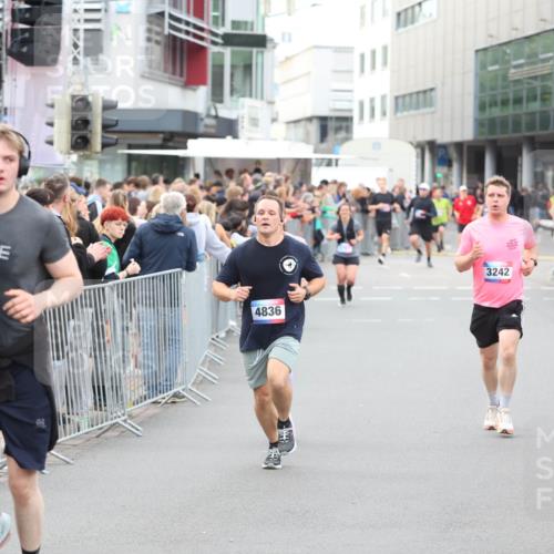12.06.2026 - Holstenköstenlauf Andreas Tolksdorf http://msf.ph/oto/9747434 12.06.2026 19:57:17 Laufen 4836, 3242 meine-sportfotos.de