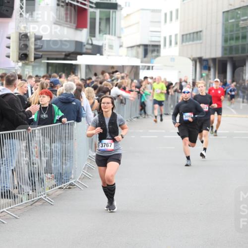 12.06.2026 - Holstenköstenlauf Andreas Tolksdorf http://msf.ph/oto/9747437 12.06.2026 19:57:23 Laufen 3767, 3080 meine-sportfotos.de