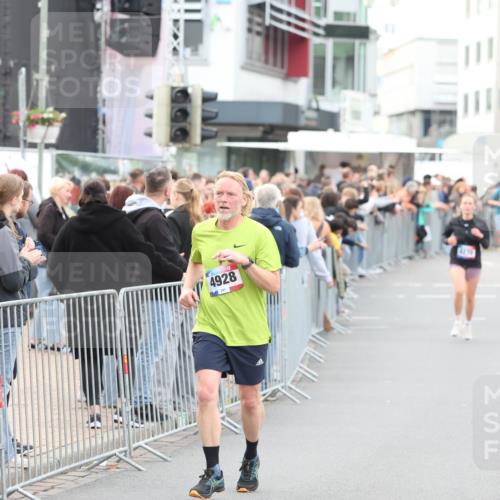 12.06.2026 - Holstenköstenlauf Andreas Tolksdorf http://msf.ph/oto/9747453 12.06.2026 19:57:34 Laufen 4928 meine-sportfotos.de