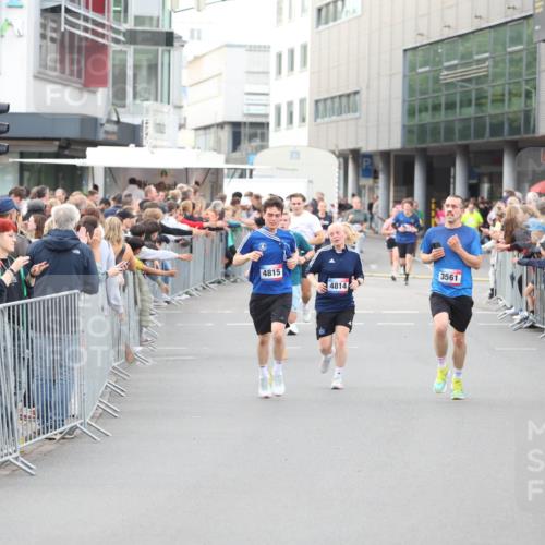 12.06.2026 - Holstenköstenlauf Andreas Tolksdorf http://msf.ph/oto/9747458 12.06.2026 19:57:41 Laufen 4815, 4814, 3561, 10 meine-sportfotos.de