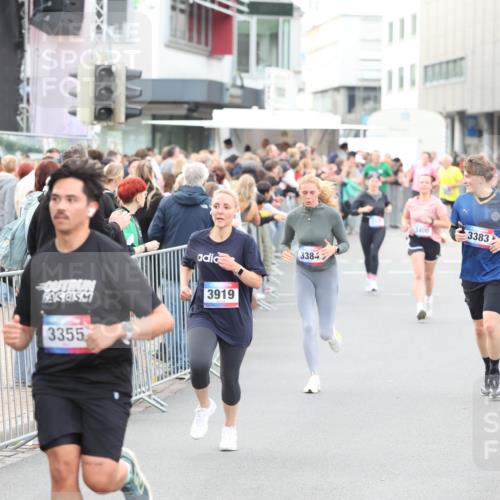 12.06.2026 - Holstenköstenlauf Andreas Tolksdorf http://msf.ph/oto/9747470 12.06.2026 19:57:51 Laufen 3355, 3919, 3384, 3400, 3383 meine-sportfotos.de