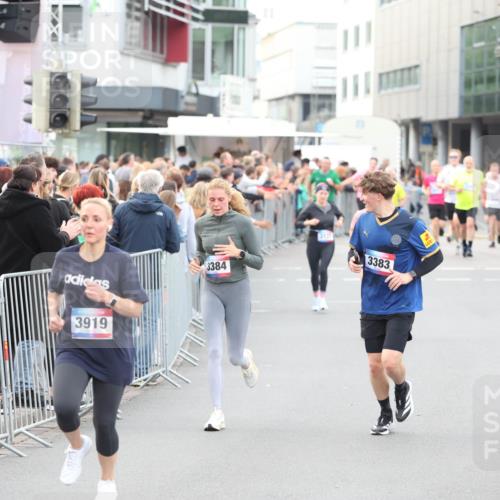 12.06.2026 - Holstenköstenlauf Andreas Tolksdorf http://msf.ph/oto/9747471 12.06.2026 19:57:52 Laufen 3919, 3384, 3131, 3383 meine-sportfotos.de