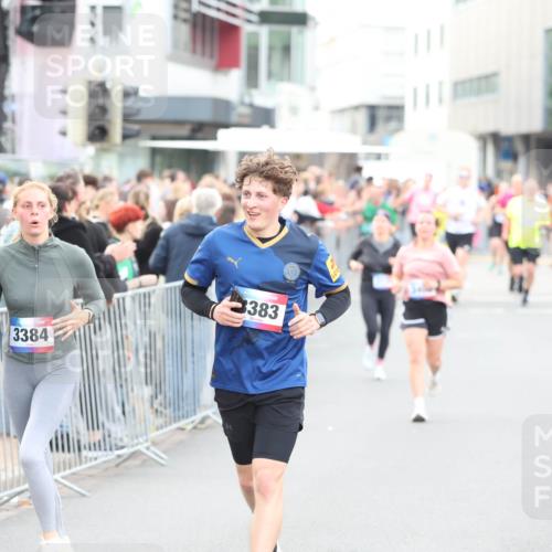12.06.2026 - Holstenköstenlauf Andreas Tolksdorf http://msf.ph/oto/9747473 12.06.2026 19:57:53 Laufen 3384, 383 meine-sportfotos.de
