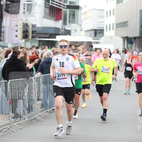 12.06.2026 - Holstenköstenlauf Andreas Tolksdorf http://msf.ph/oto/9747479 12.06.2026 19:57:59 Laufen 10, 4771, 32, 836, 4441, 3292, 4554 meine-sportfotos.de