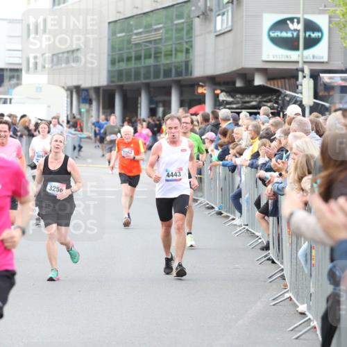 12.06.2026 - Holstenköstenlauf Andreas Tolksdorf http://msf.ph/oto/9747485 12.06.2026 19:58:02 Laufen 4554, 489, 2962, 3256, 4443 meine-sportfotos.de