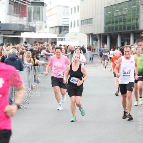 12.06.2026 - Holstenköstenlauf Andreas Tolksdorf http://msf.ph/oto/9747486 12.06.2026 19:58:03 Laufen 4554, 2030, 4376, 3256, 4443 meine-sportfotos.de