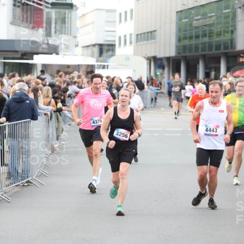 12.06.2026 - Holstenköstenlauf Andreas Tolksdorf http://msf.ph/oto/9747487 12.06.2026 19:58:03 Laufen 2030, 4376, 3256, 4443 meine-sportfotos.de