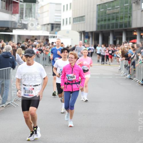 12.06.2026 - Holstenköstenlauf Andreas Tolksdorf http://msf.ph/oto/9747497 12.06.2026 19:58:18 Laufen 4189, 4, 3760, 4377 meine-sportfotos.de